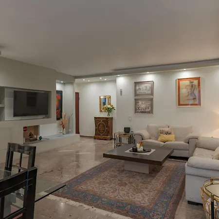Apartment Spacious & 2br In Agia Paraskevi Athen