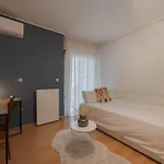 Spacious & 2br In Agia Paraskevi Апартаменты