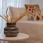 Апартаменты Spacious & 2br In Agia Paraskevi Афины