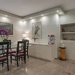 Spacious & 2br In Agia Paraskevi Апартаменты Афины