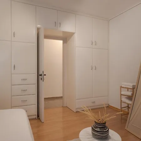 Spacious & 2br In Agia Paraskevi