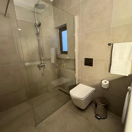 Spacious & 2br In Agia Paraskevi Appartement