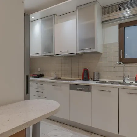 Spacious & 2br In Agia Paraskevi * 아테네