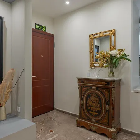 Spacious & 2br In Agia Paraskevi *