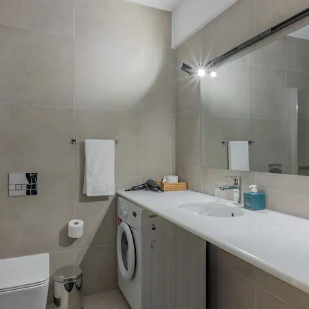아파트 Spacious & 2br In Agia Paraskevi 아테네