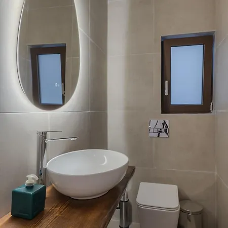 Spacious & 2br In Agia Paraskevi