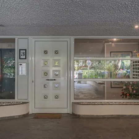 Spacious & 2br In Agia Paraskevi * Athens