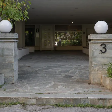 Spacious & 2br In Agia Paraskevi *