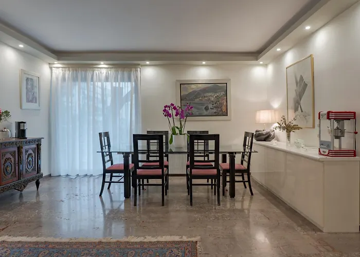 Spacious & 2br In Agia Paraskevi * Aten