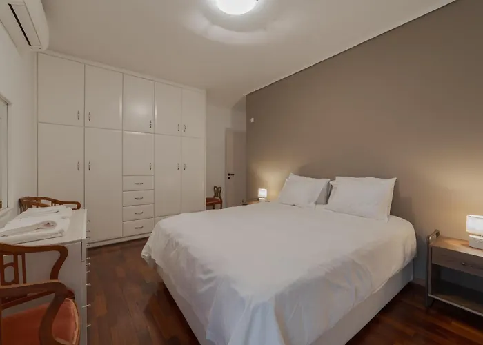 Spacious & 2br In Agia Paraskevi *