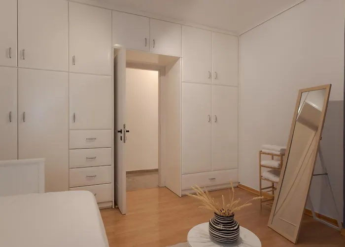 Spacious & 2br In Agia Paraskevi