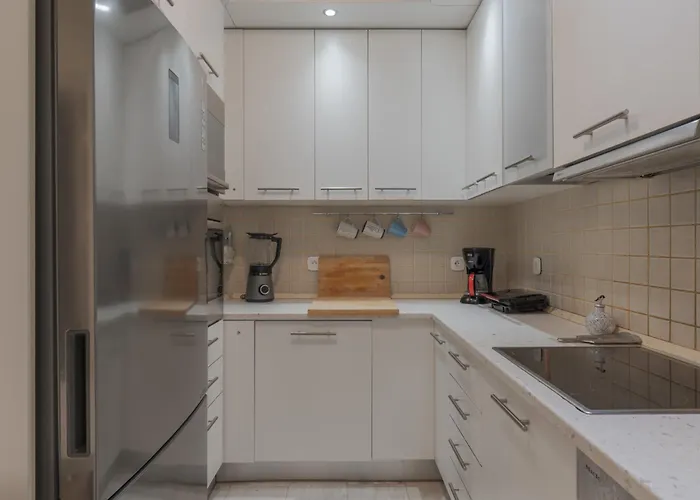 Spacious & 2br In Agia Paraskevi *