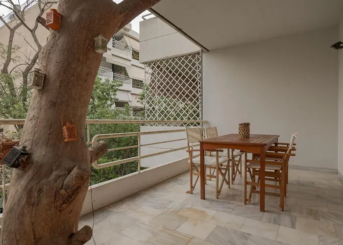 Lägenhet Spacious & 2br In Agia Paraskevi *