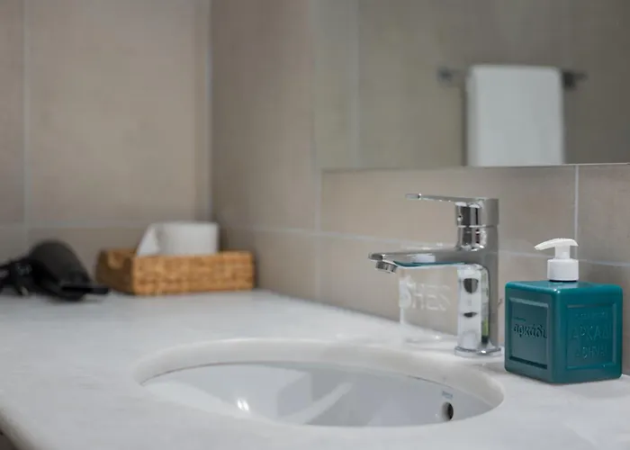 Spacious & 2br In Agia Paraskevi Lägenhet Aten