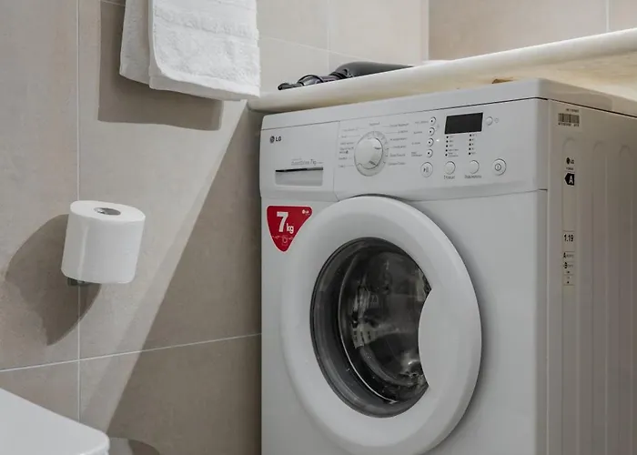 Spacious & 2br In Agia Paraskevi